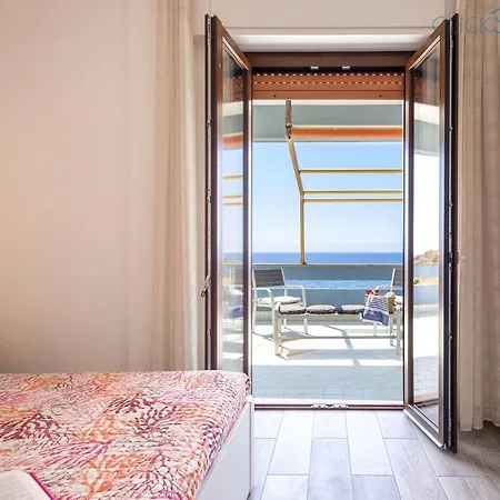 Alghero On The Sea With Large Verandas, 2 Bikes, Large Verandas For Max 8 People * Alghero