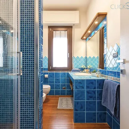 Alghero On The Sea With Large Verandas, 2 Bikes, Large Verandas For Max 8 People Alghero